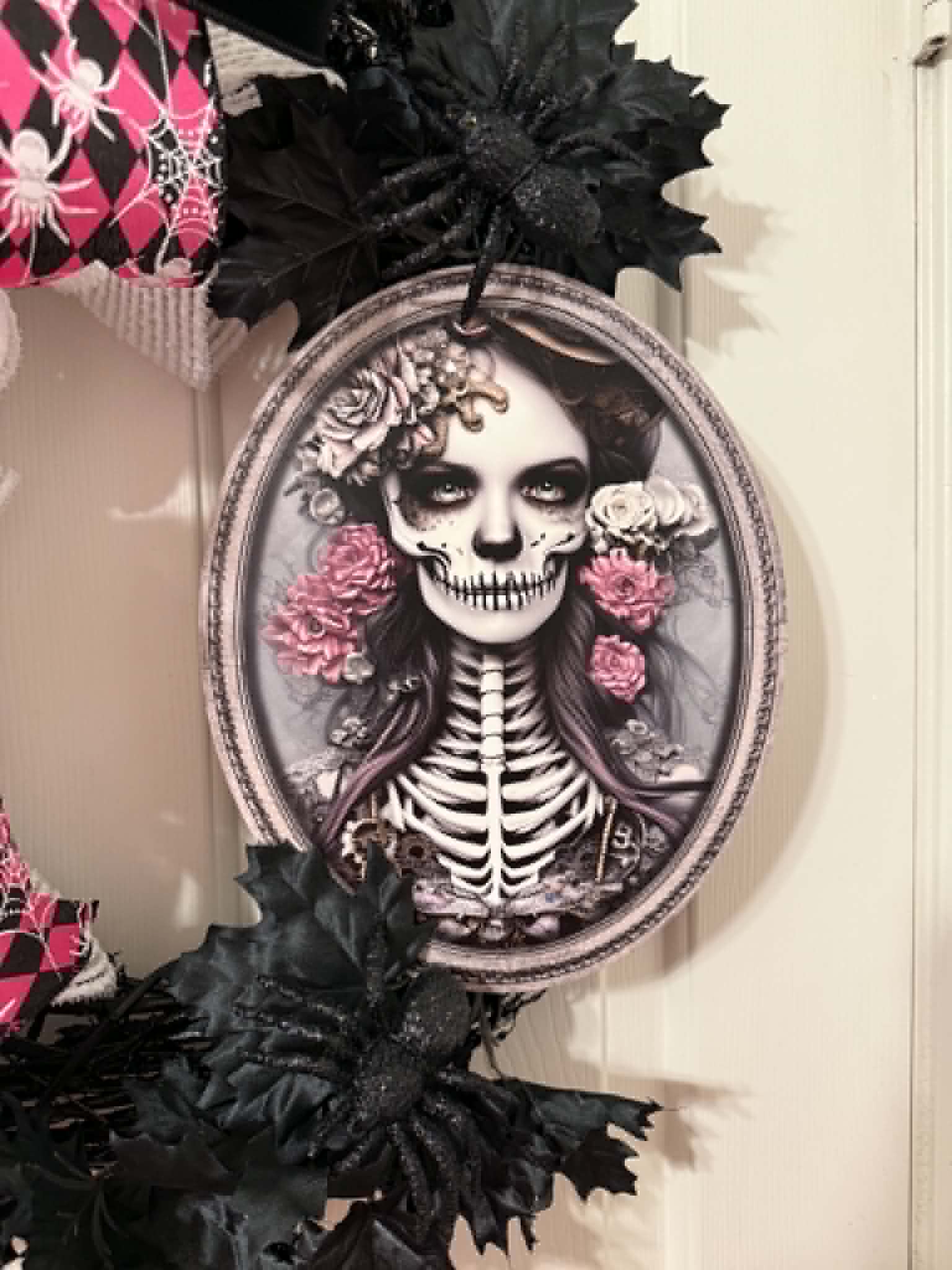 Skeleton Lady Centerpiece Detail