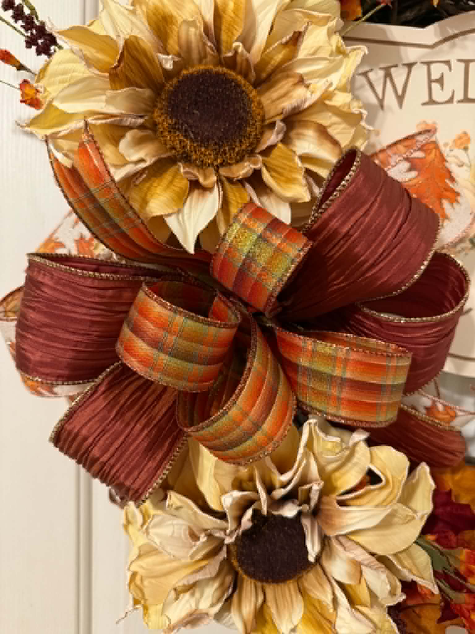 Sunflower & Bow Detail