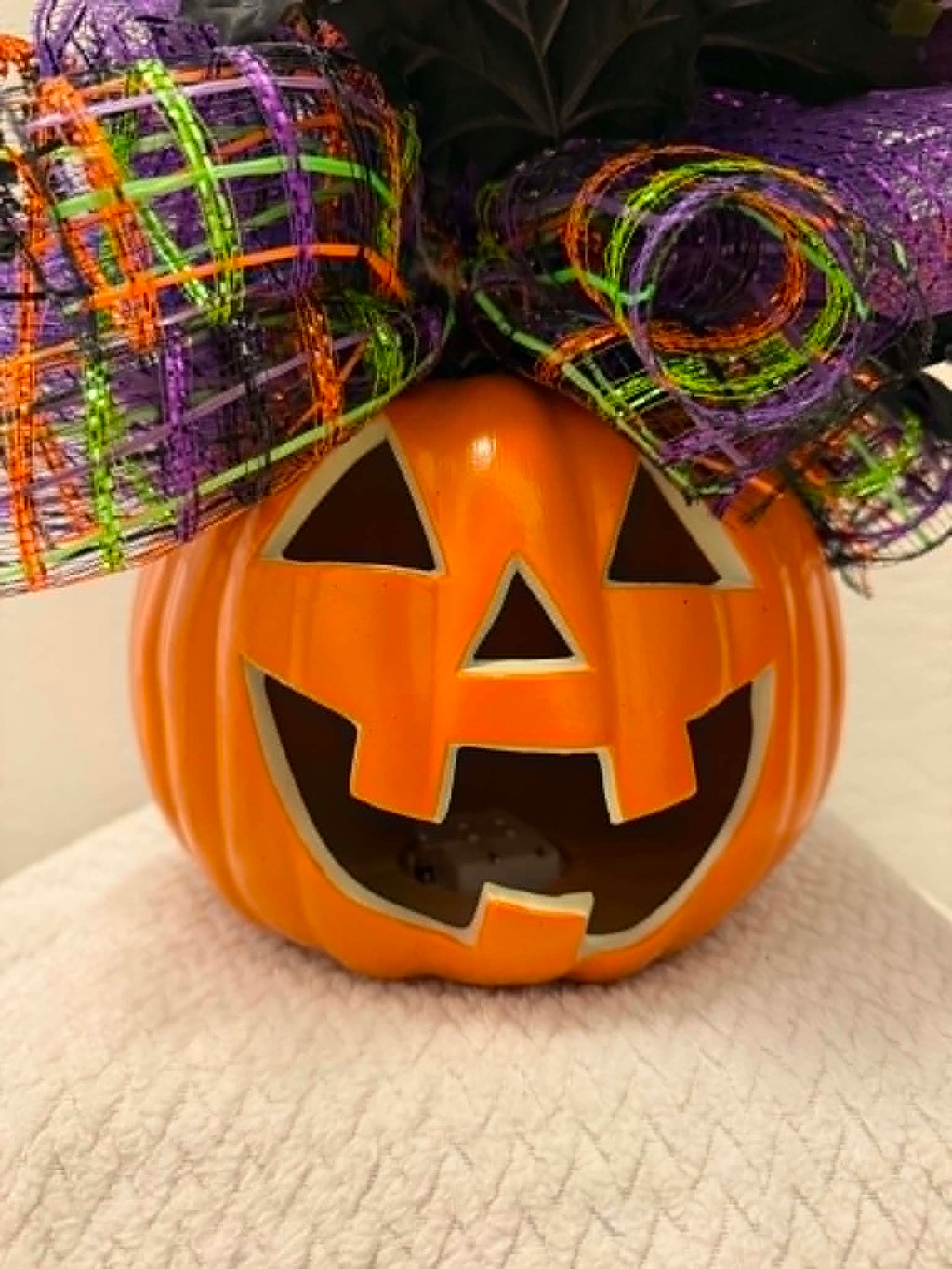 Light-up jack-o-lantern centerpiece original photo 1