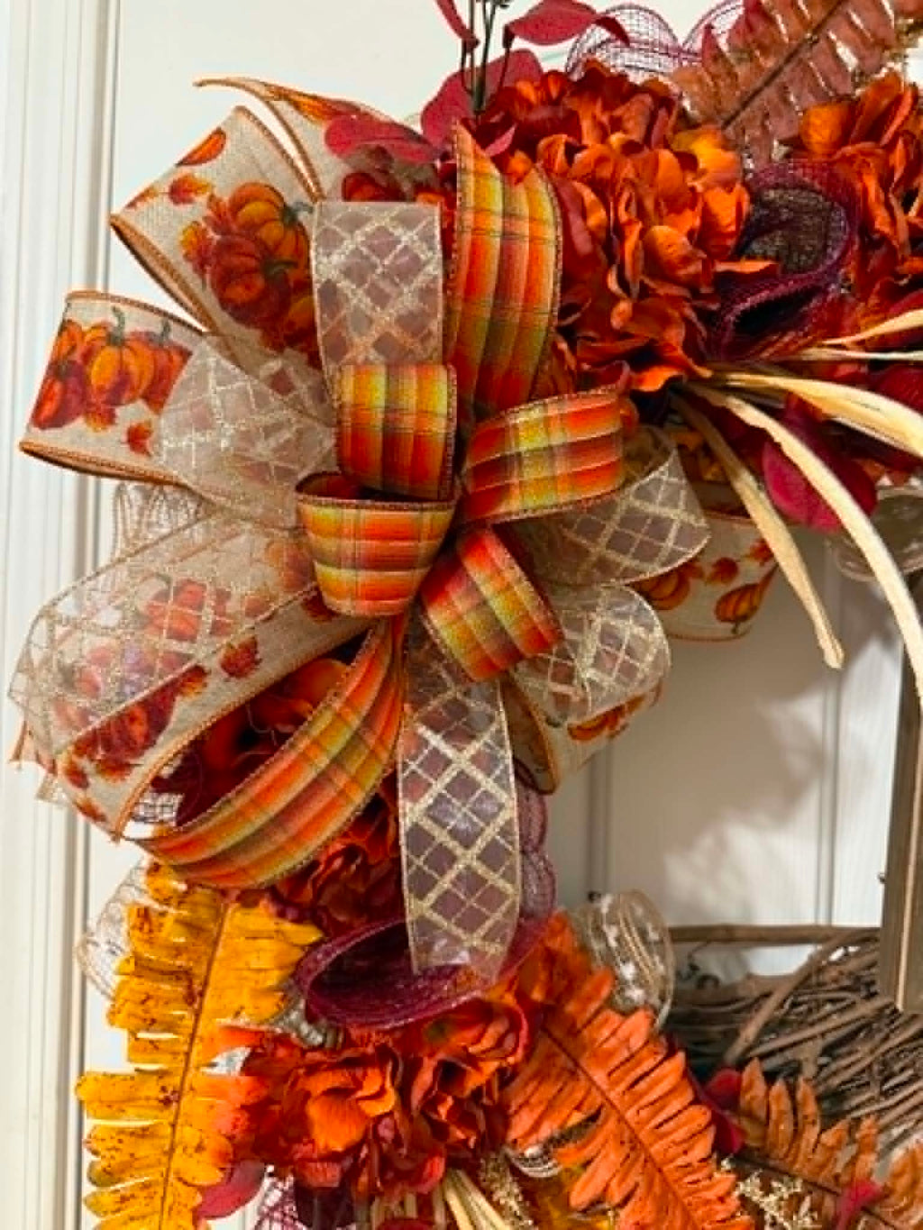 Bow & Ribbon Detail