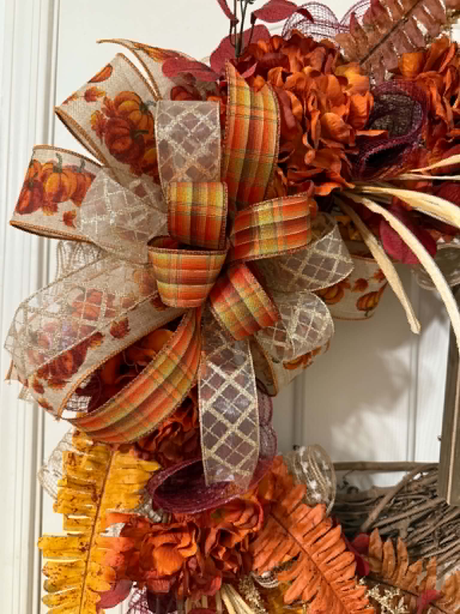 Bow & Ribbon Detail