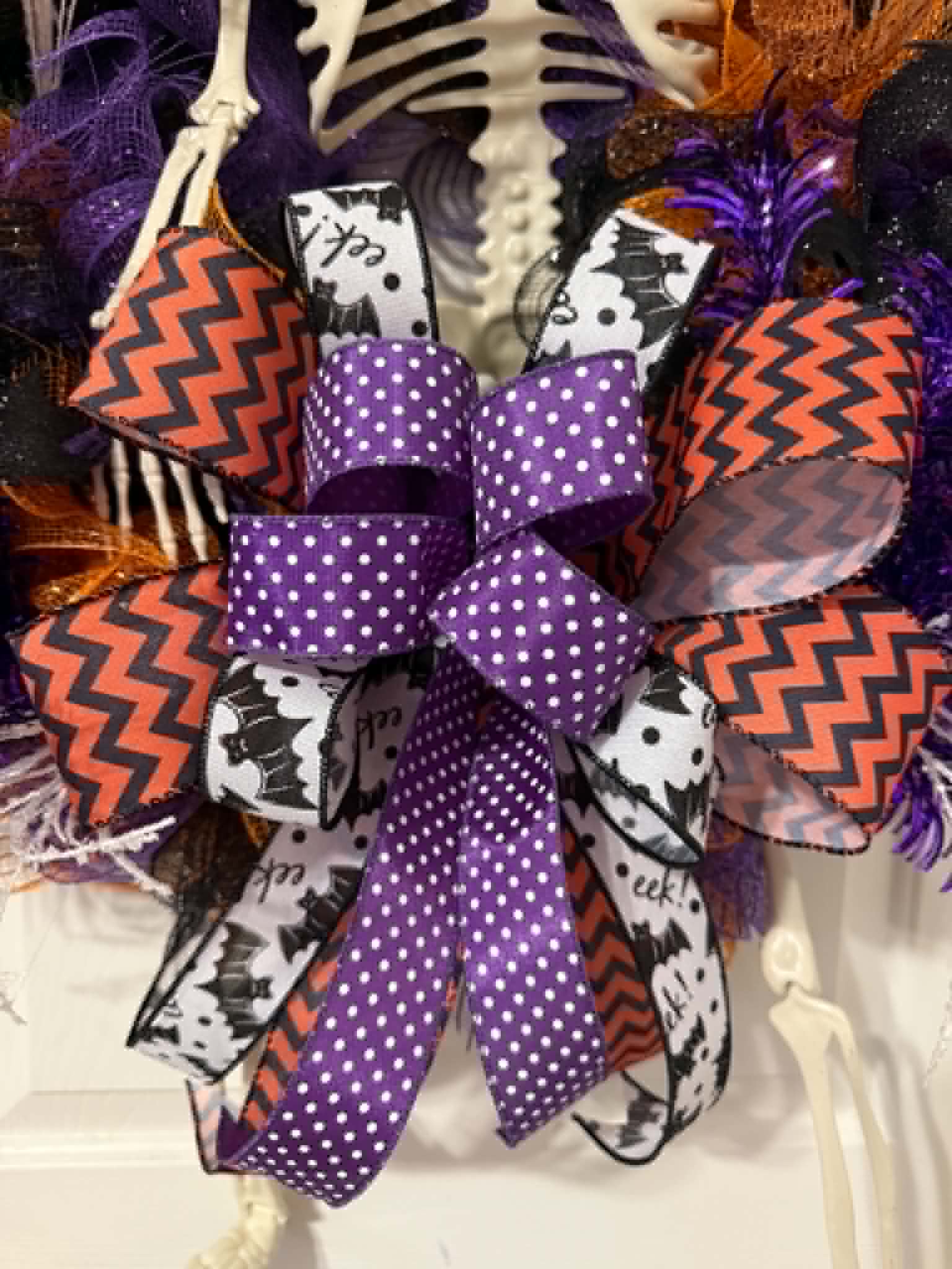 Skeleton Halloween wreath bow detail