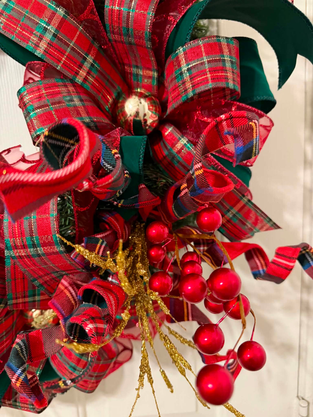 Scottish Tartan Christmas Wreath ribbon and berry detail