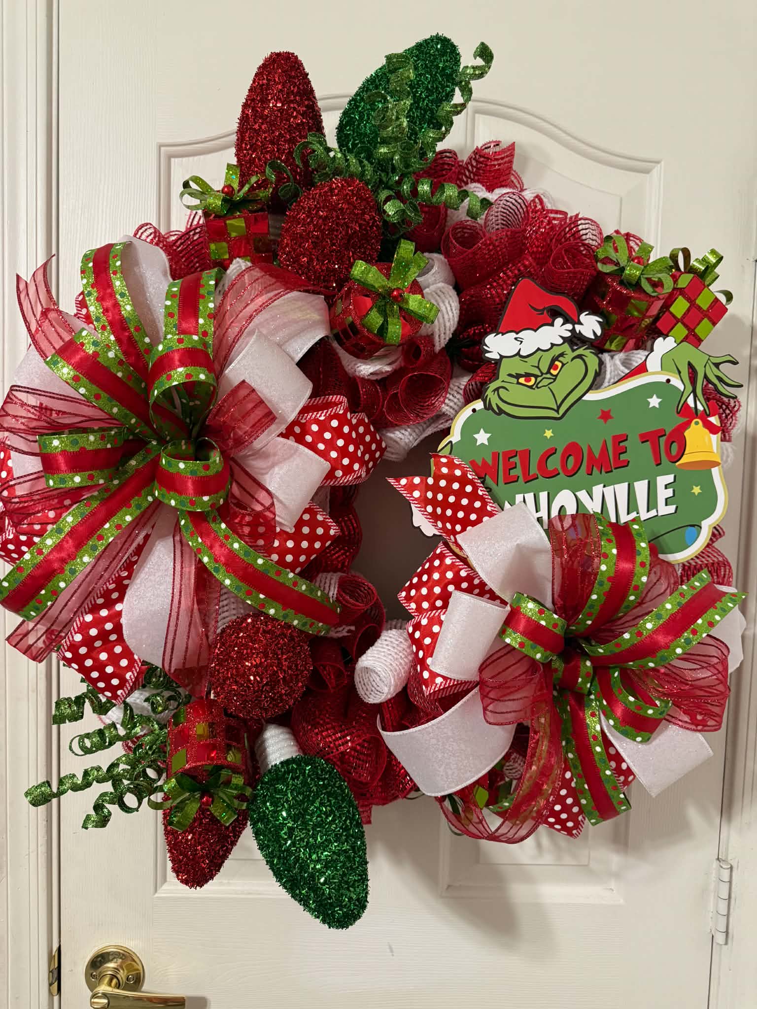 Grinch Welcome to Whoville Wreath - full wreath view