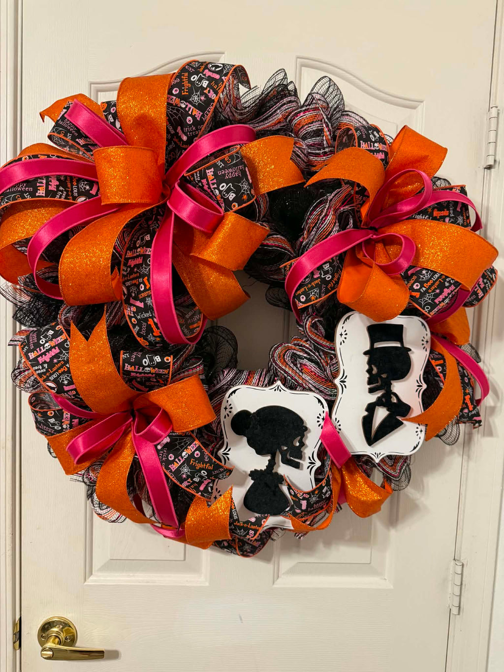 Full 24 inch Summer-Ween skeleton couple Halloween wreath on white front door