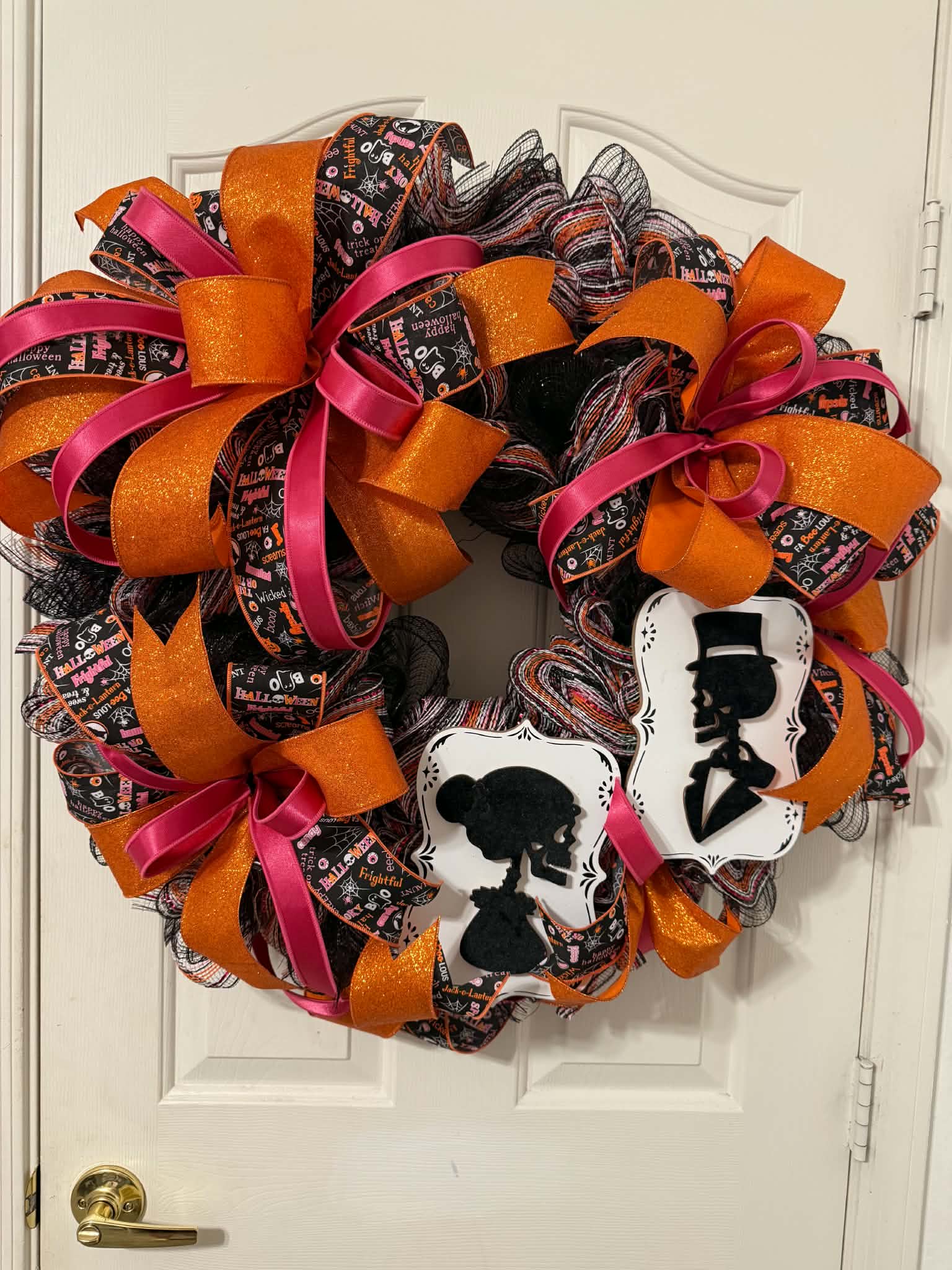 Full 24 inch Summer-Ween skeleton couple Halloween wreath on white front door